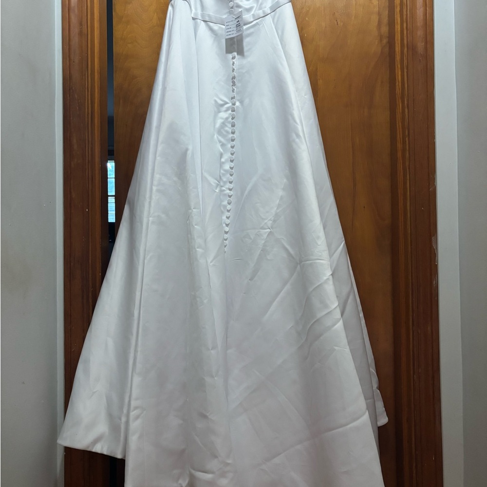 Elegant White Wedding Dress